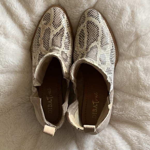 Diba True short side booties size 8 - Picture 9 of 11